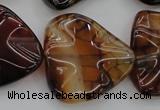 CAG6076 15.5 inches 30mm wavy triangle dragon veins agate beads