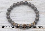 CGB7427 8mm rainbow labradorite bracelet with skull for men or women